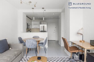 635 W 42nd St in New York, NY - Building Photo - Building Photo