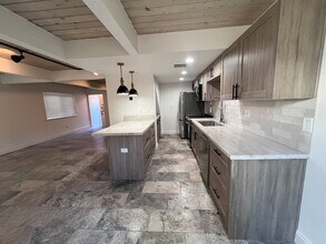 3130 Lillard Dr in Davis, CA - Building Photo - Building Photo