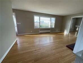 9 Edwards Rd in Portland, CT - Building Photo - Building Photo