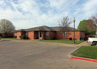 Oak Timbers in Ennis, TX - Building Photo - Building Photo