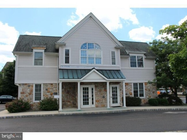 property at 515 N Main St