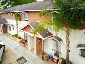 Former Washateria / Laundrymat and 8-Plex in Houston, TX - Building Photo - Building Photo