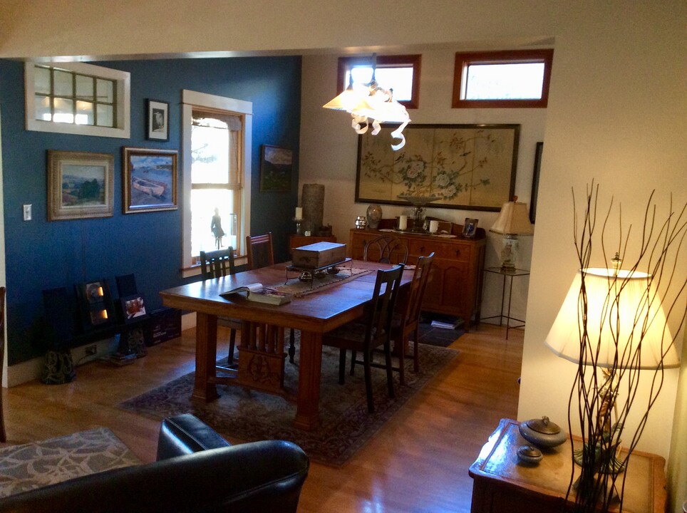 1527 NW 61st St in Seattle, WA - Building Photo