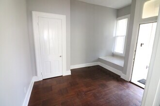 2309 Kemper Ln, Unit 1 in Cincinnati, OH - Building Photo - Building Photo