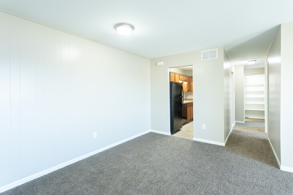 Fountain West Apartments Trenton, MI Apartments