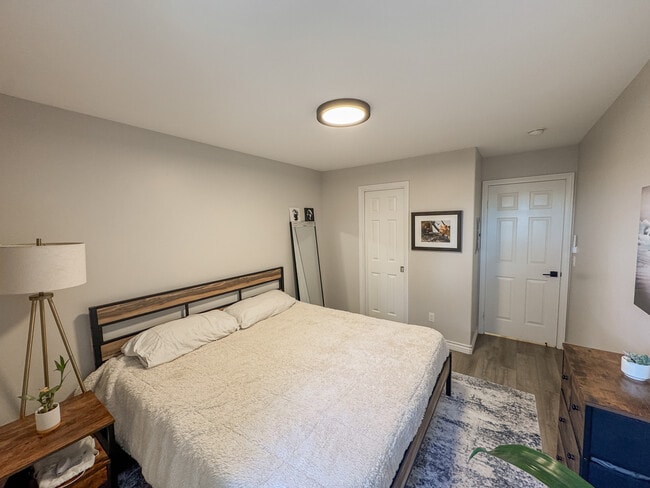 5252 Balboa Arms Dr, Unit 177 in San Diego, CA - Building Photo - Building Photo