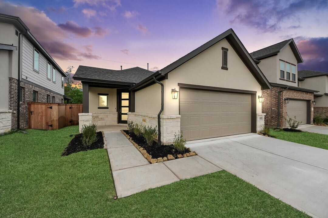 31815 Autumn Spur Ln in Hockley, TX - Building Photo