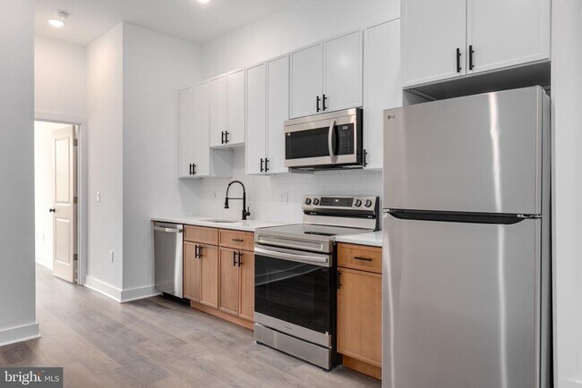 property at 927 N 42nd St