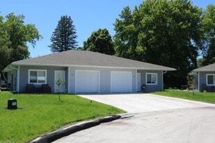 6 Reserve Ct in Garner, IA - Building Photo