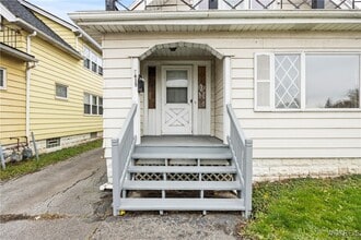 2615 Genesee St in Cheektowaga, NY - Building Photo - Building Photo