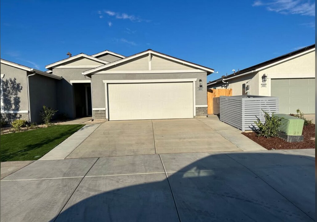 4513 Michelle Dr in Merced, CA - Foto de edificio