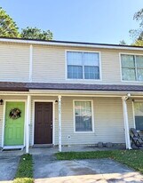 705 Terrance Ct in Fort Walton Beach, FL - Building Photo