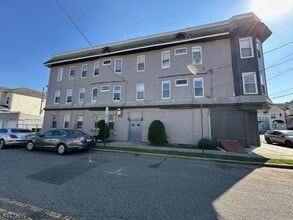 145 Smith St in Elizabeth, NJ - Building Photo - Building Photo