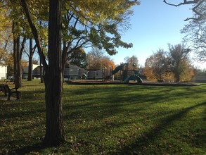 Oak Creek Townhomes in Auburn, NY - Building Photo - Building Photo