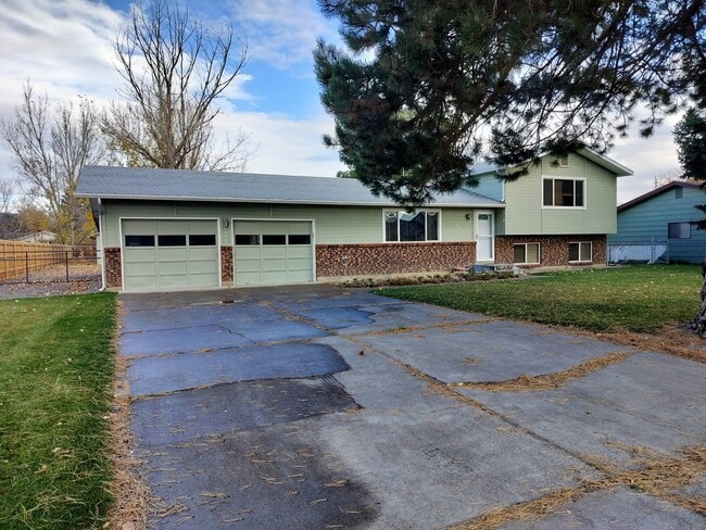 130 NW Carrie Cir in Mountain Home, ID - Building Photo - Building Photo