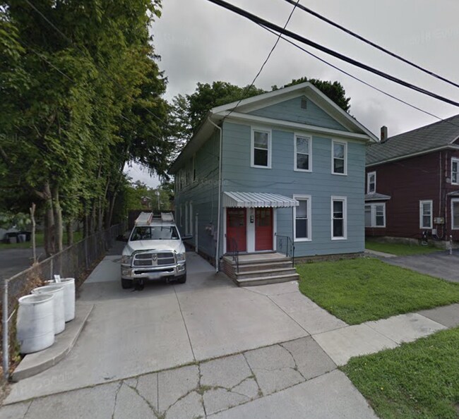 17 Forest Pl, Unit 17 in Fredonia, NY - Building Photo - Building Photo