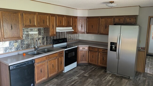 25146 Nature Rd in Leon, IA - Building Photo - Building Photo