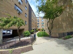7320 N Rogers Ave in Chicago, IL - Building Photo - Building Photo