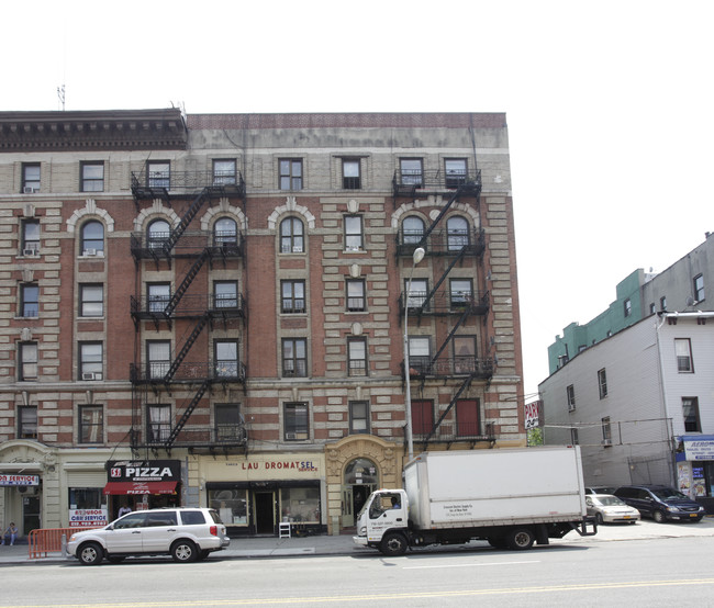 2125 Amsterdam Ave in New York, NY - Building Photo - Building Photo