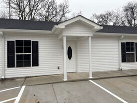 409 W Waggoner St in Tullahoma, TN - Building Photo