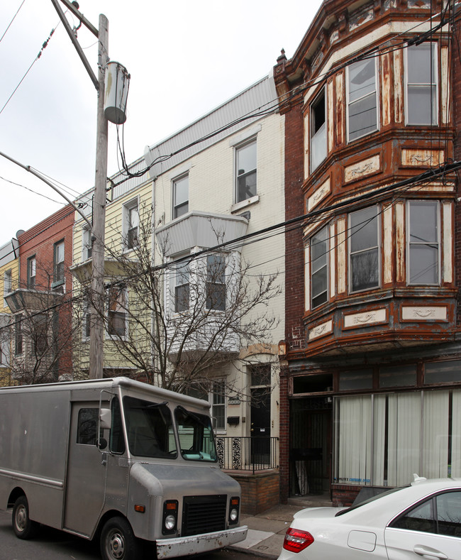 1506 S 13th St in Philadelphia, PA - Foto de edificio - Building Photo