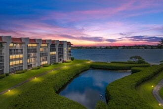 7020 Half Moon Cir in Hypoluxo, FL - Building Photo - Building Photo