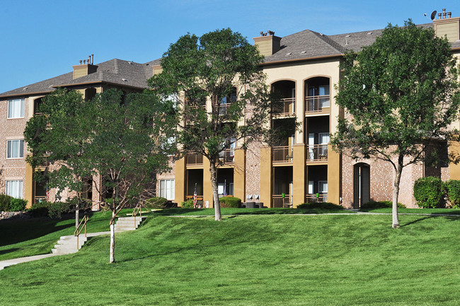 Lambertson Farms Apartment Homes in Thornton, CO - Foto de edificio - Building Photo