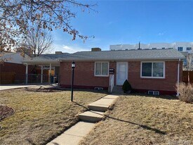 1381 Worchester St in Aurora, CO - Building Photo
