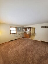 911 N Hine Ave in Waukesha, WI - Building Photo - Building Photo