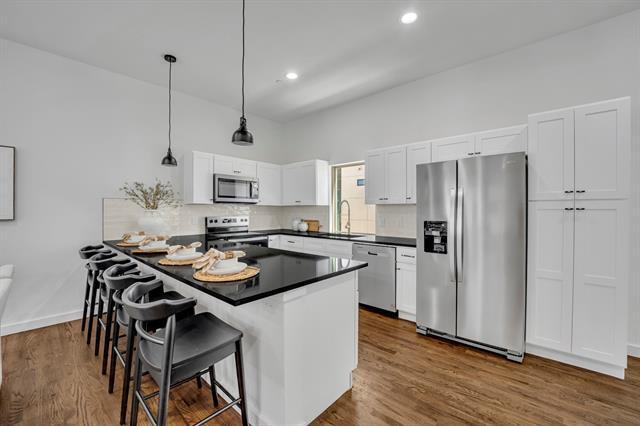 5806 Bryan Pkwy in Dallas, TX - Building Photo