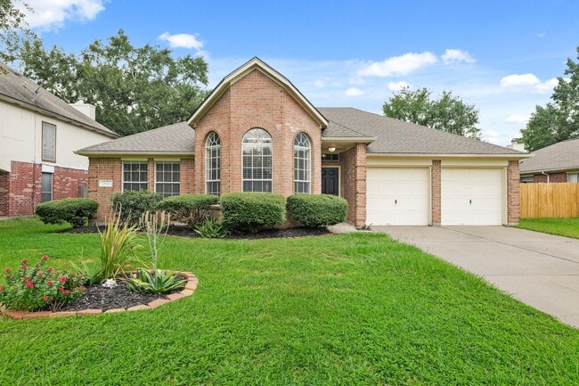 3651 Woodlace Dr