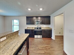 812 Chatham Walk Dr in Ruskin, FL - Building Photo - Building Photo