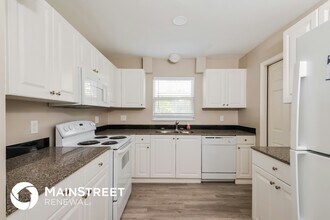 2839 Hope St in Sarasota, FL - Foto de edificio - Building Photo