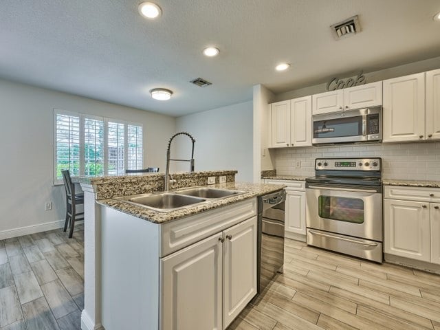 property at 6725 Old Farm Trail