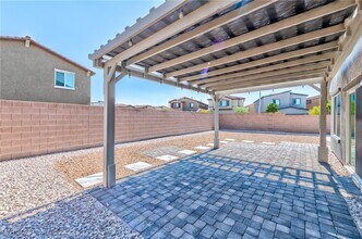 3939 Lambent Ave in North Las Vegas, NV - Foto de edificio - Building Photo