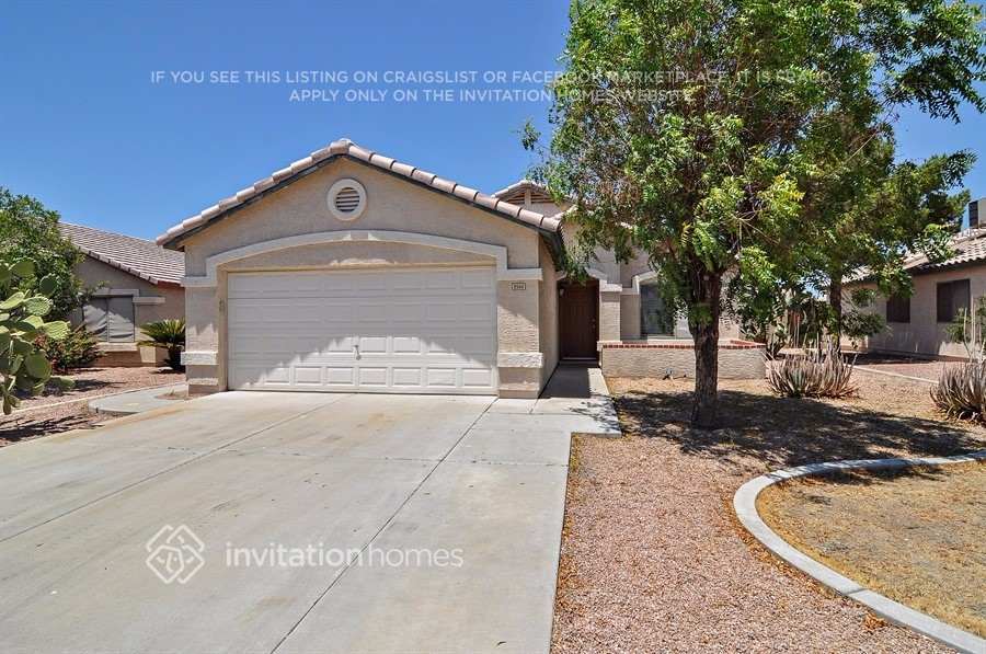 8560 W Hatcher Rd in Peoria, AZ - Building Photo