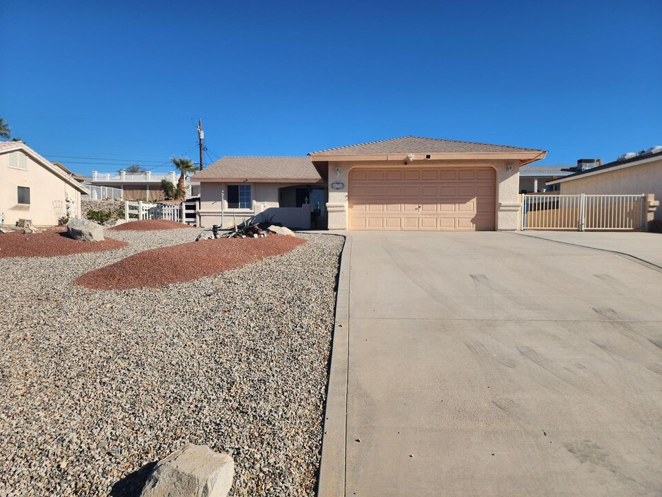 670 Desert View Dr in Lake Havasu City, AZ - Building Photo