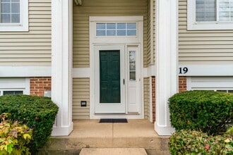 1719 Sienna Ct in Wheeling, IL - Building Photo - Building Photo