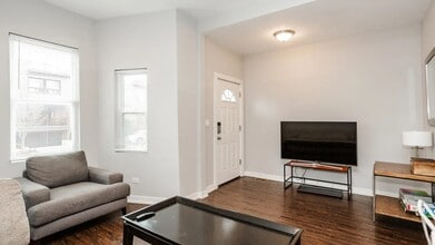 1922 N Rockwell St in Chicago, IL - Building Photo - Building Photo