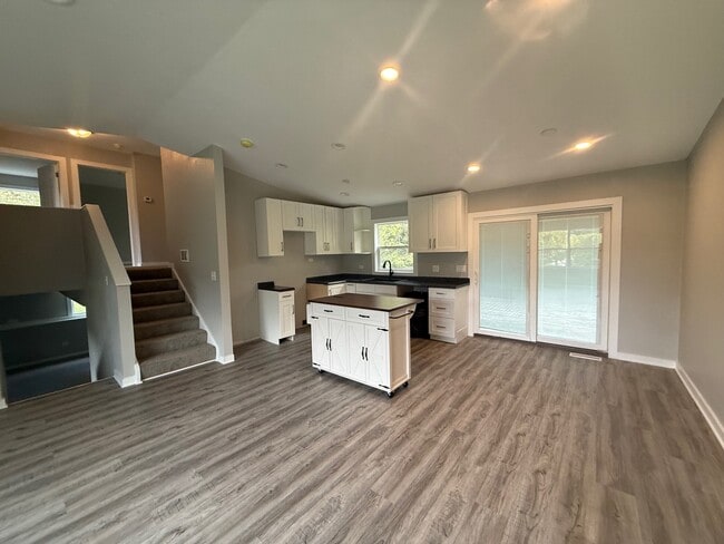 1301 Lizabeth Ln in Waukegan, IL - Building Photo - Building Photo