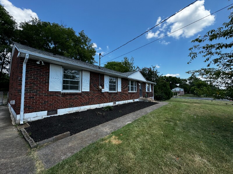 219 Jacksonian Dr in Nashville, TN - Building Photo