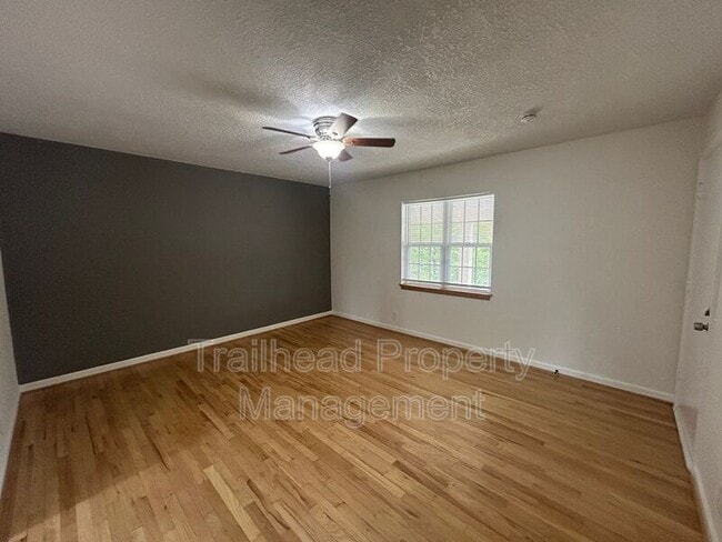 316 E Gregory Blvd in Kansas City, MO - Building Photo - Building Photo