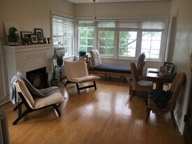 445 Wilson W St, Unit E in Madison, WI - Building Photo