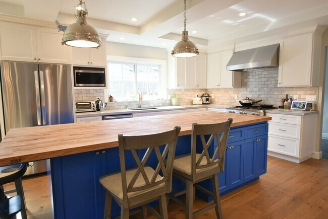 160 Calle Marguerita in Los Gatos, CA - Building Photo - Building Photo