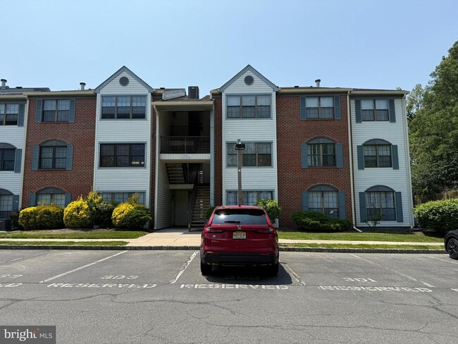 property at 16 Chamberlin Ct