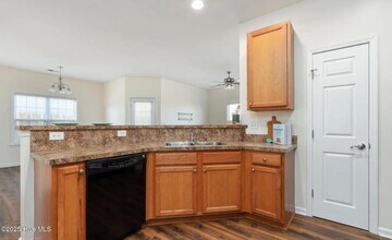 1406 Parkland Way in Leland, NC - Foto de edificio - Building Photo