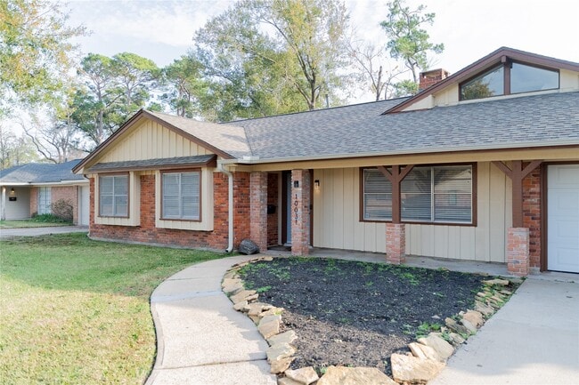 10031 Haddington Dr in Houston, TX - Building Photo - Building Photo