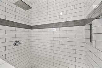 1425 Oak Hollow Dr in Dickinson, TX - Building Photo - Building Photo