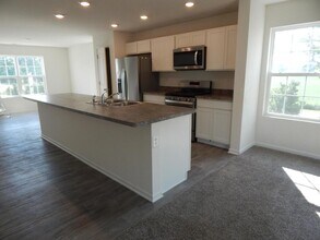 2590 Bella Dr in Pingree Grove, IL - Building Photo - Building Photo