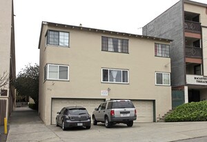 275 MacArthur Blvd in Oakland, CA - Building Photo